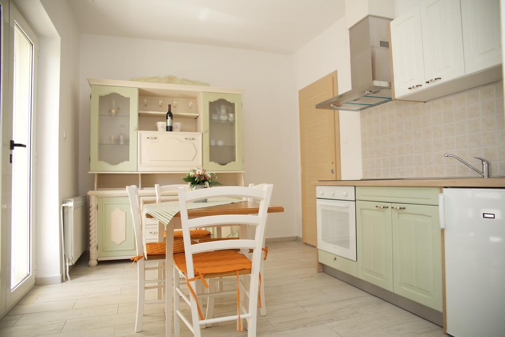 Banic Apartments With Pool Biograd Na Moru Δωμάτιο φωτογραφία